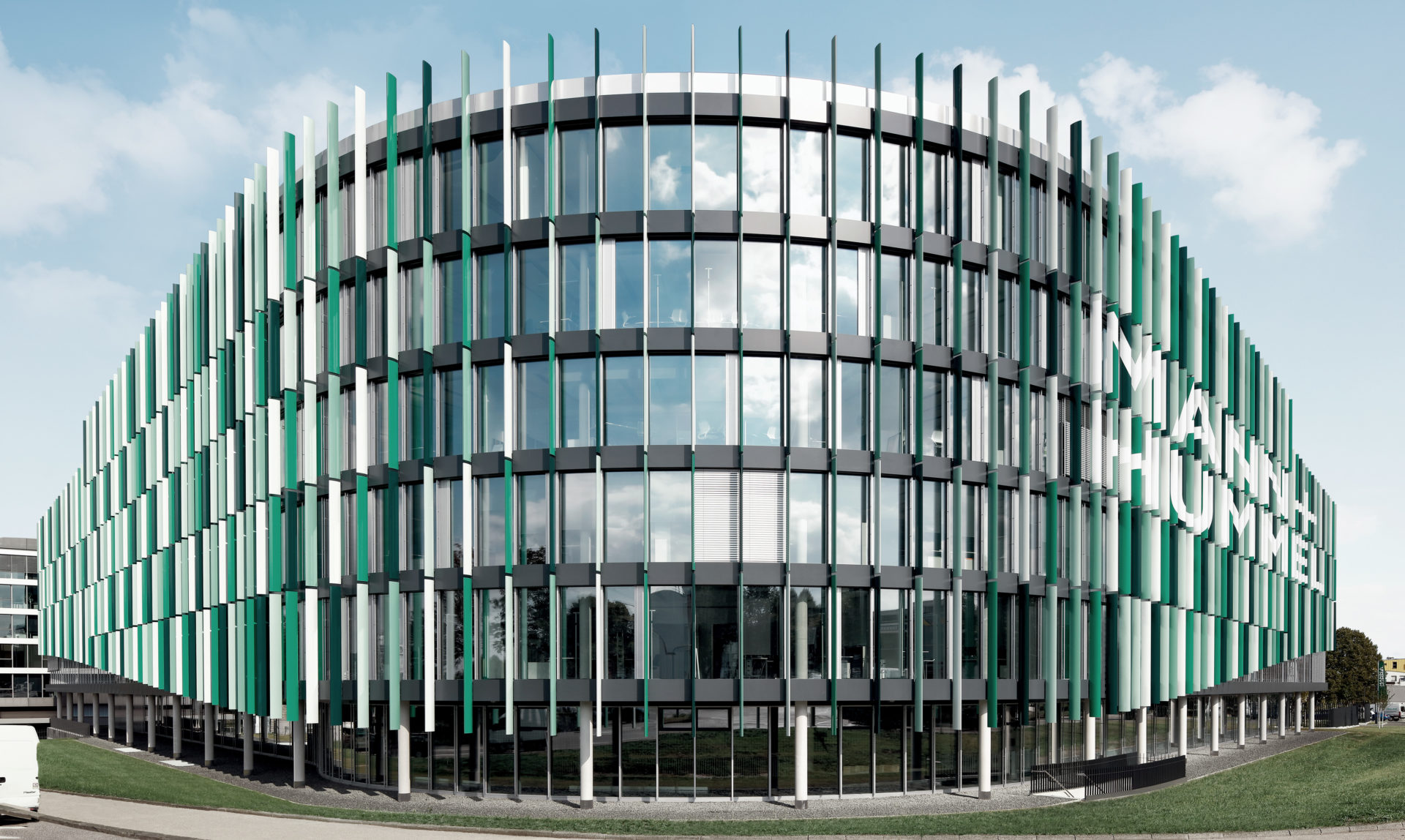 Mann und Hummel Fassade